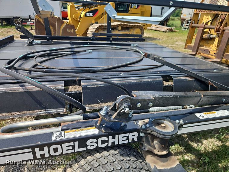 image for item EB8260 Hoelscher 1000 bale accumulator