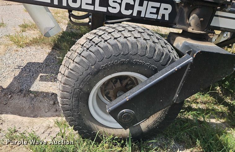 image for item EB8260 Hoelscher 1000 bale accumulator