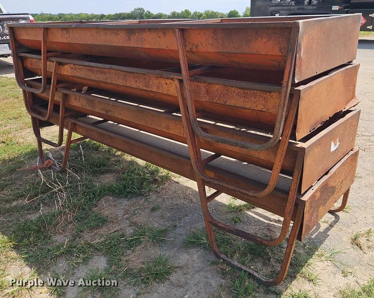 image for item EB8261 (4) feed bunks