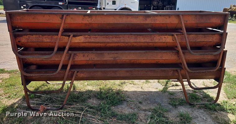 image for item EB8261 (4) feed bunks
