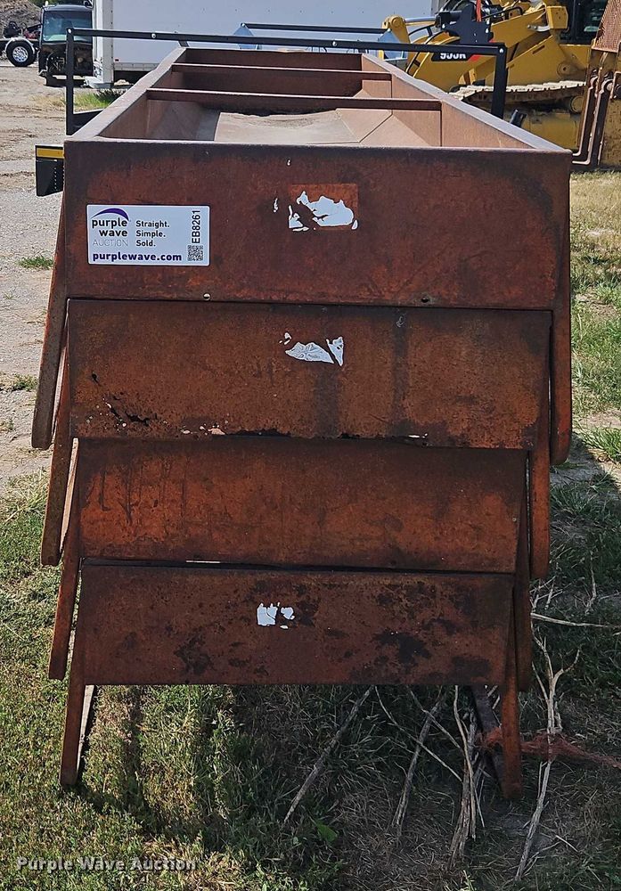 image for item EB8261 (4) feed bunks