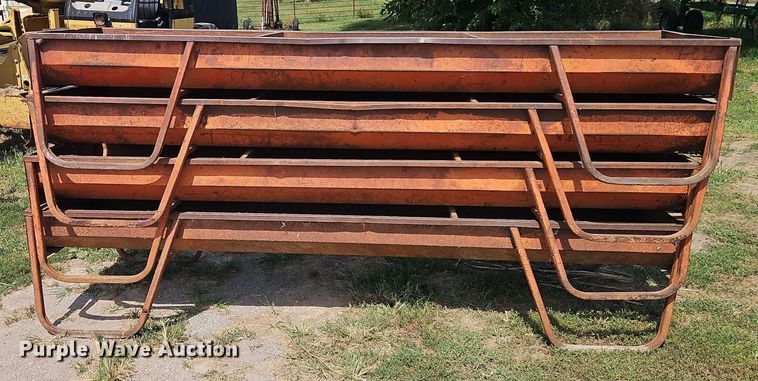 image for item EB8261 (4) feed bunks