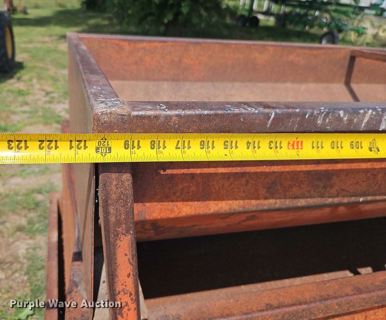 image for item EB8261 (4) feed bunks