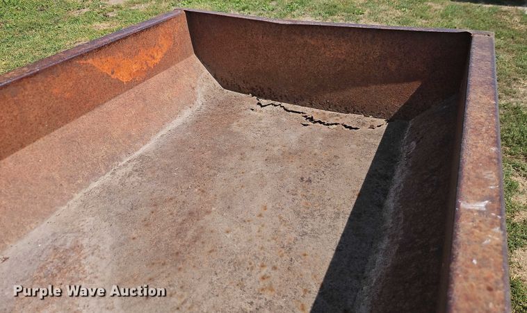 image for item EB8261 (4) feed bunks