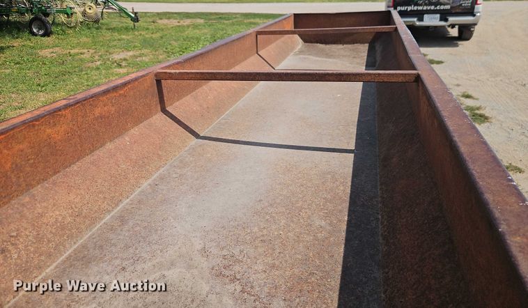 image for item EB8261 (4) feed bunks