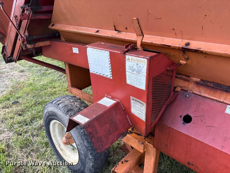 image for item EC4400 Kelly Ryan 2W-02 silage bagger