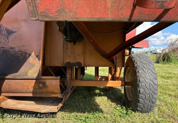 image for item EC4400 Kelly Ryan 2W-02 silage bagger