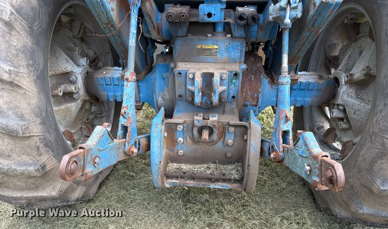 image for item ED4414 1976 Ford 8600 tractor