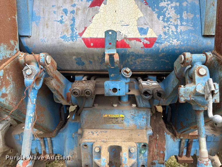 image for item ED4414 1976 Ford 8600 tractor