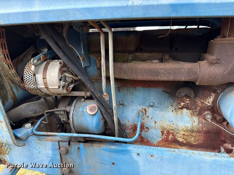 image for item ED4414 1976 Ford 8600 tractor