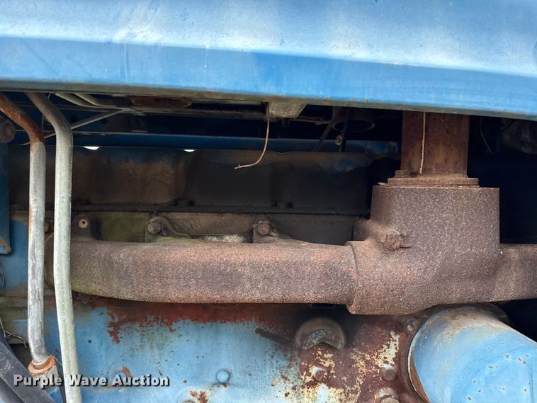 image for item ED4414 1976 Ford 8600 tractor