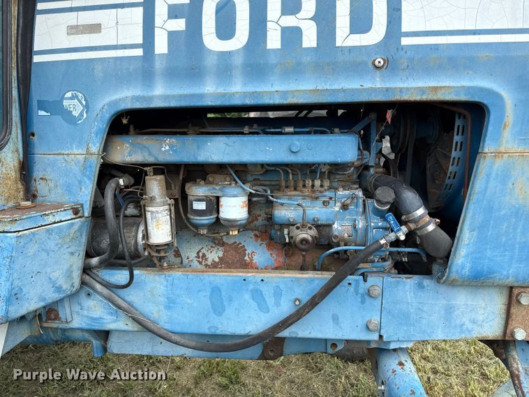 image for item ED4414 1976 Ford 8600 tractor