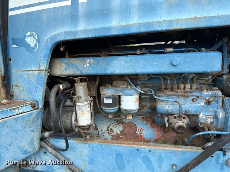image for item ED4414 1976 Ford 8600 tractor