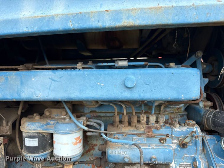 image for item ED4414 1976 Ford 8600 tractor
