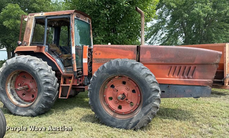 image for item ED4415 1980 International Harvester 3588 4WD tractor