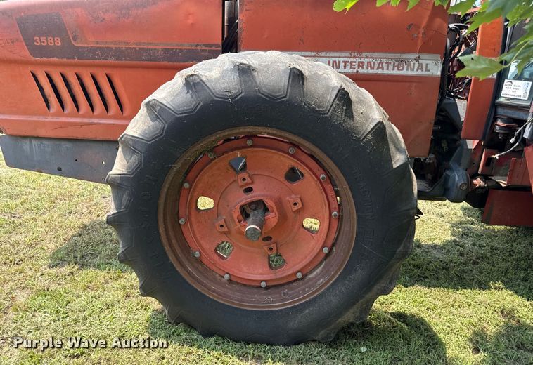 image for item ED4415 1980 International Harvester 3588 4WD tractor
