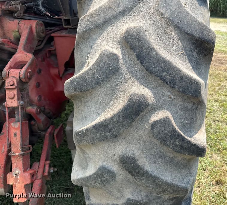 image for item ED4415 1980 International Harvester 3588 4WD tractor