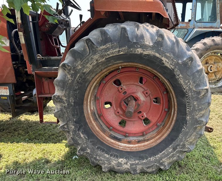 image for item ED4415 1980 International Harvester 3588 4WD tractor