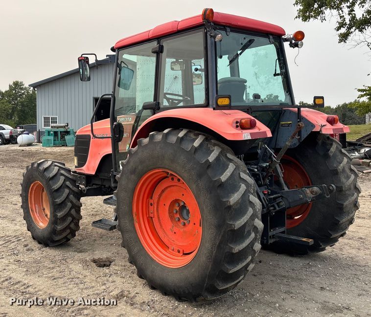 image for item EE4002 2007 Kubota M108X MFWD tractor