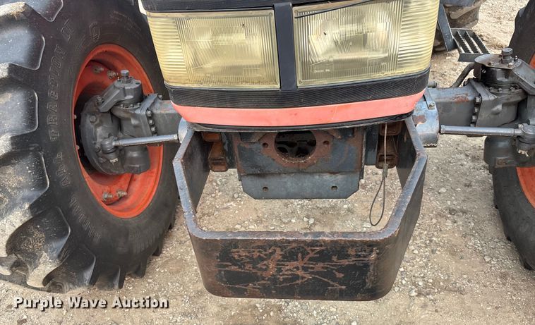 image for item EE4002 2007 Kubota M108X MFWD tractor