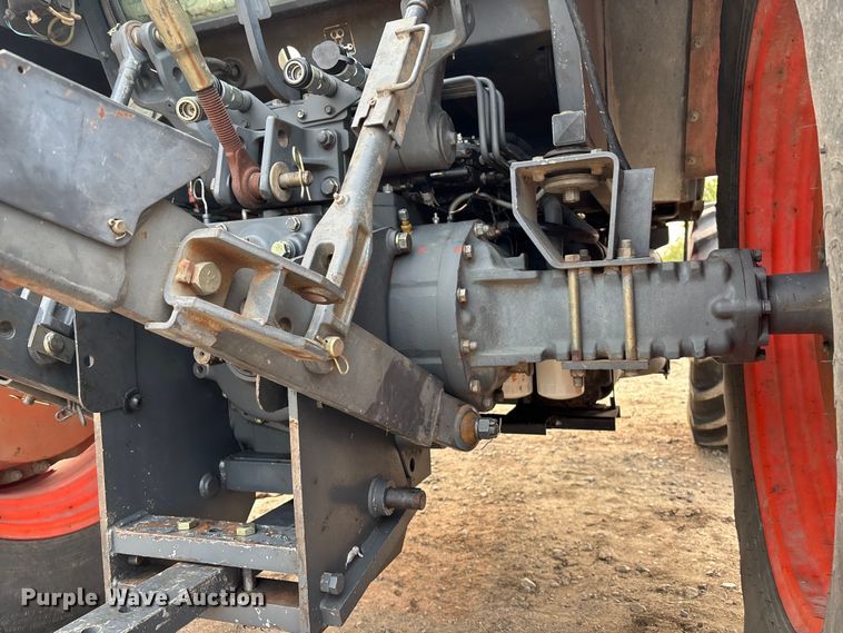 image for item EE4002 2007 Kubota M108X MFWD tractor