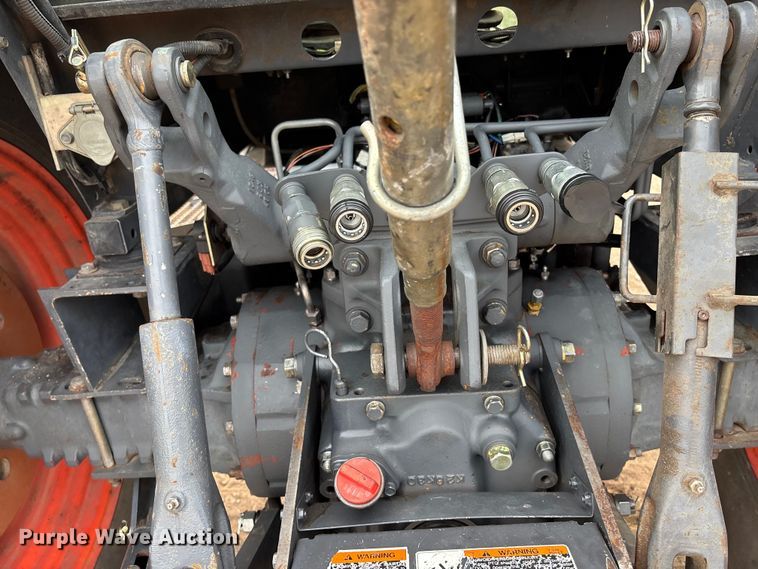 image for item EE4002 2007 Kubota M108X MFWD tractor