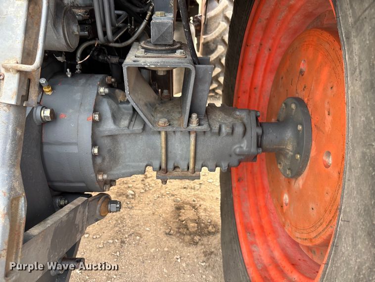 image for item EE4002 2007 Kubota M108X MFWD tractor