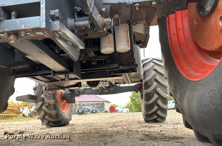 image for item EE4002 2007 Kubota M108X MFWD tractor