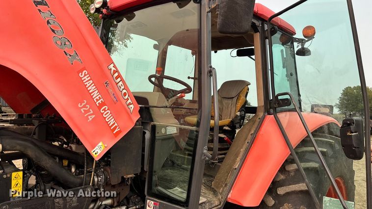 image for item EE4002 2007 Kubota M108X MFWD tractor