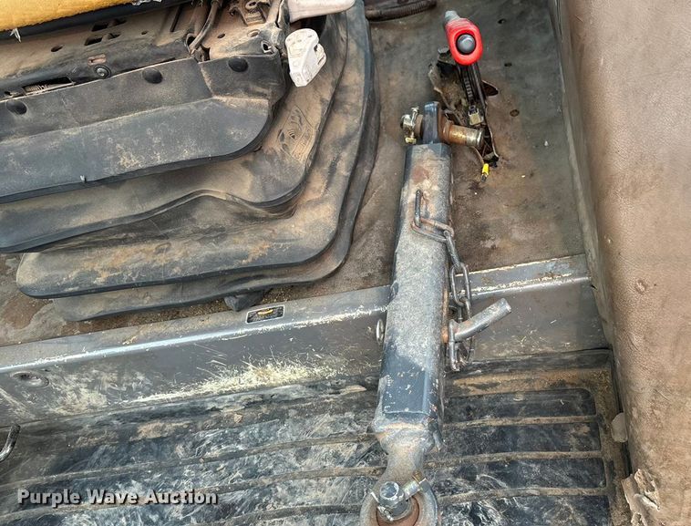 image for item EE4002 2007 Kubota M108X MFWD tractor