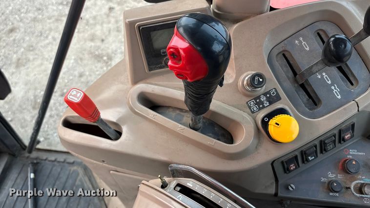 image for item EE4002 2007 Kubota M108X MFWD tractor