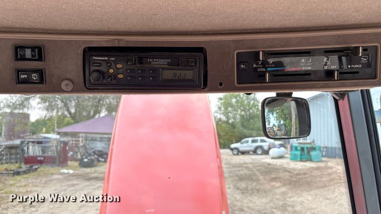 image for item EE4002 2007 Kubota M108X MFWD tractor