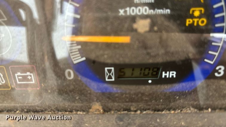 image for item EE4002 2007 Kubota M108X MFWD tractor