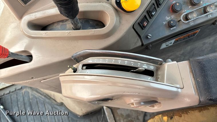 image for item EE4002 2007 Kubota M108X MFWD tractor