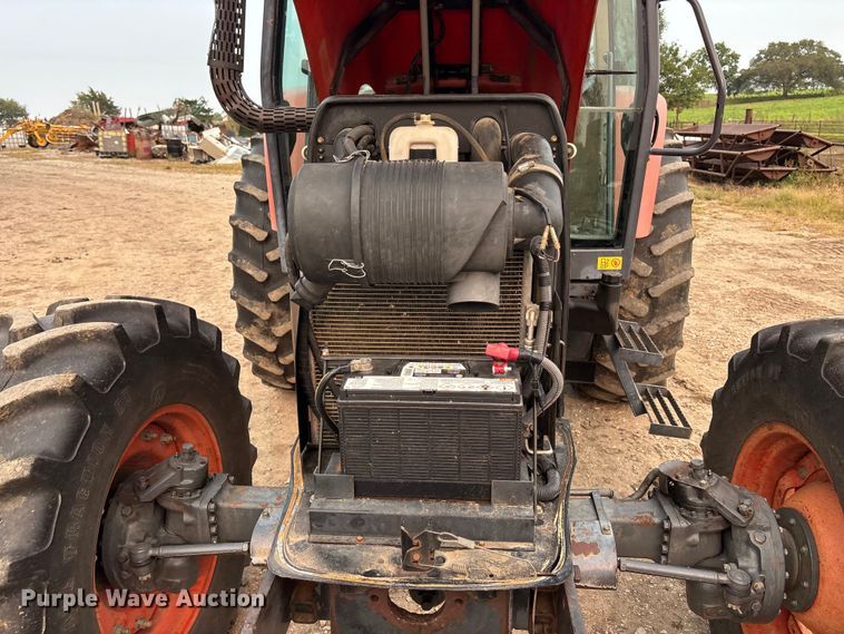 image for item EE4002 2007 Kubota M108X MFWD tractor