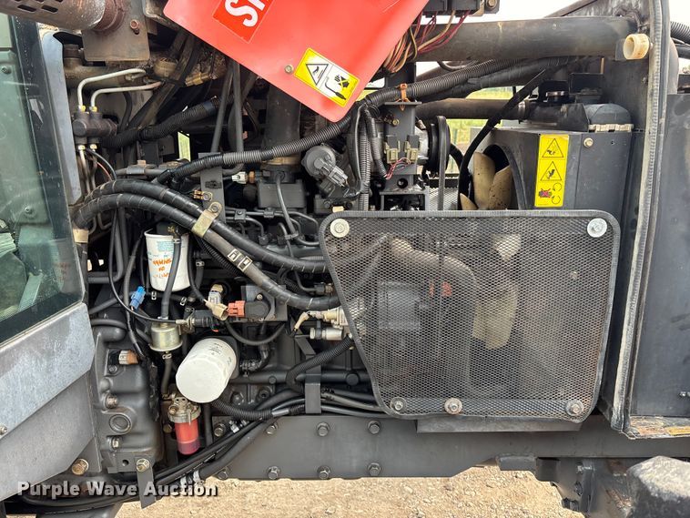 image for item EE4002 2007 Kubota M108X MFWD tractor