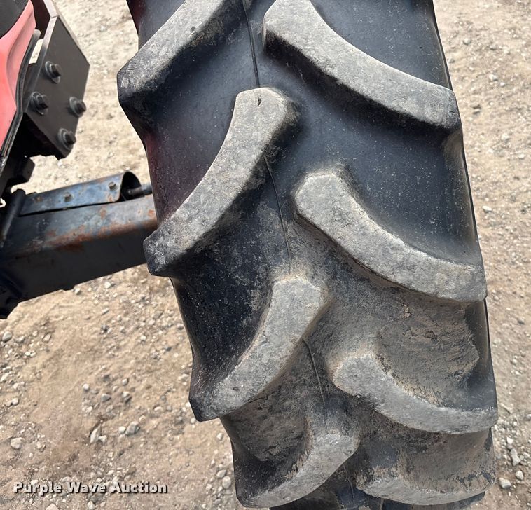 image for item EE4002 2007 Kubota M108X MFWD tractor