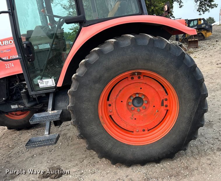 image for item EE4002 2007 Kubota M108X MFWD tractor