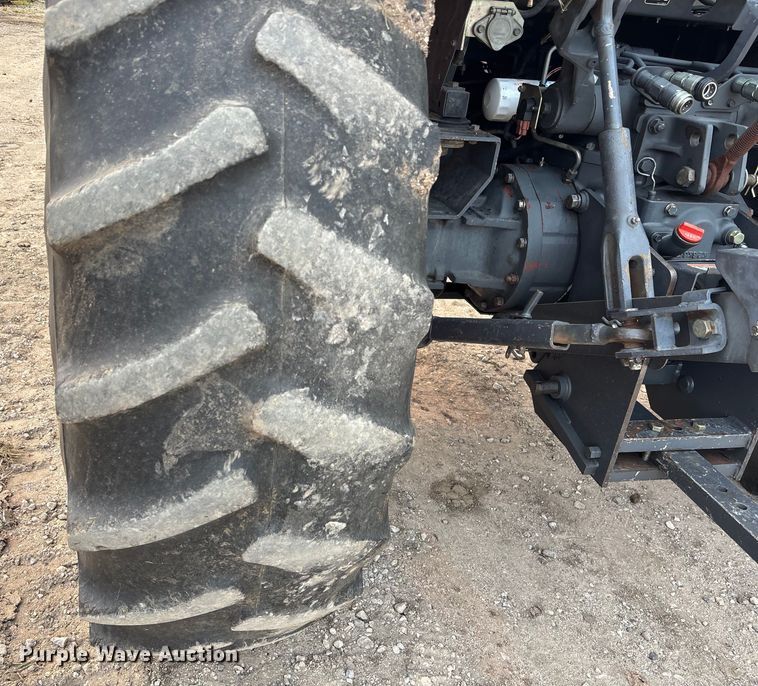 image for item EE4002 2007 Kubota M108X MFWD tractor