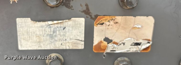 image for item EE4002 2007 Kubota M108X MFWD tractor