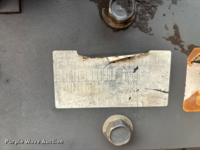 image for item EE4002 2007 Kubota M108X MFWD tractor