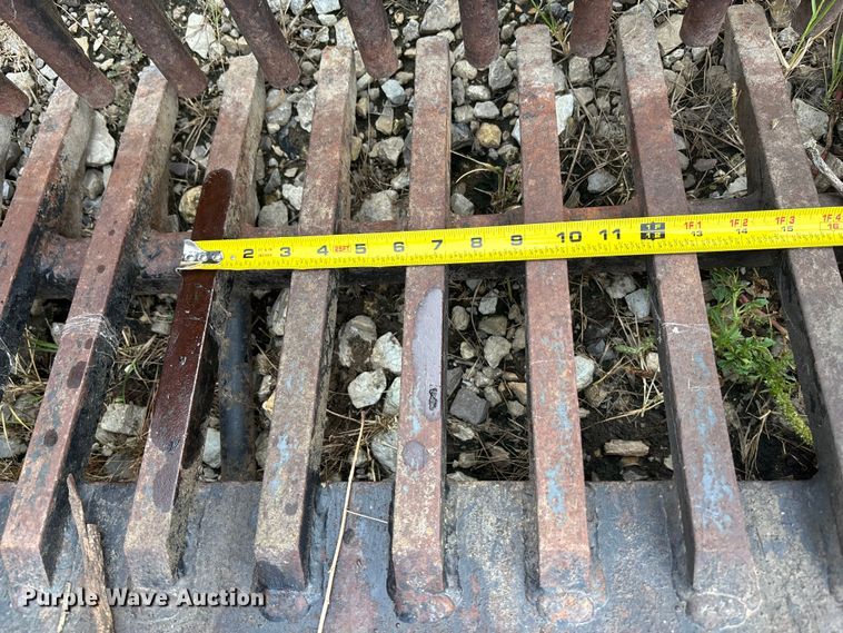 image for item EE4004 Loftness Kwik Pik 600 skid steer rock bucket