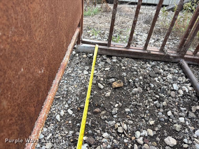 image for item EE4006 chute