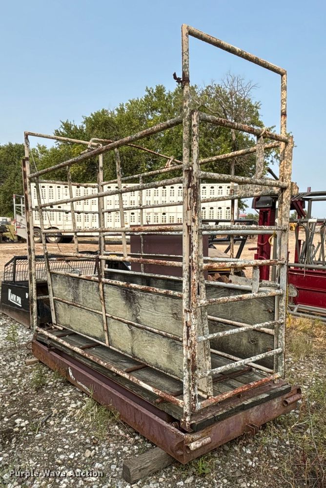 image for item EE4007 Paul Livestock Scale 24 2400 livestock scale