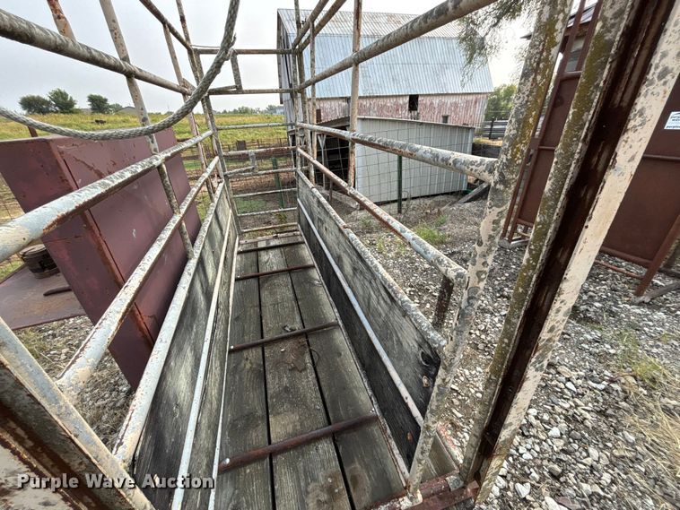 image for item EE4007 Paul Livestock Scale 24 2400 livestock scale