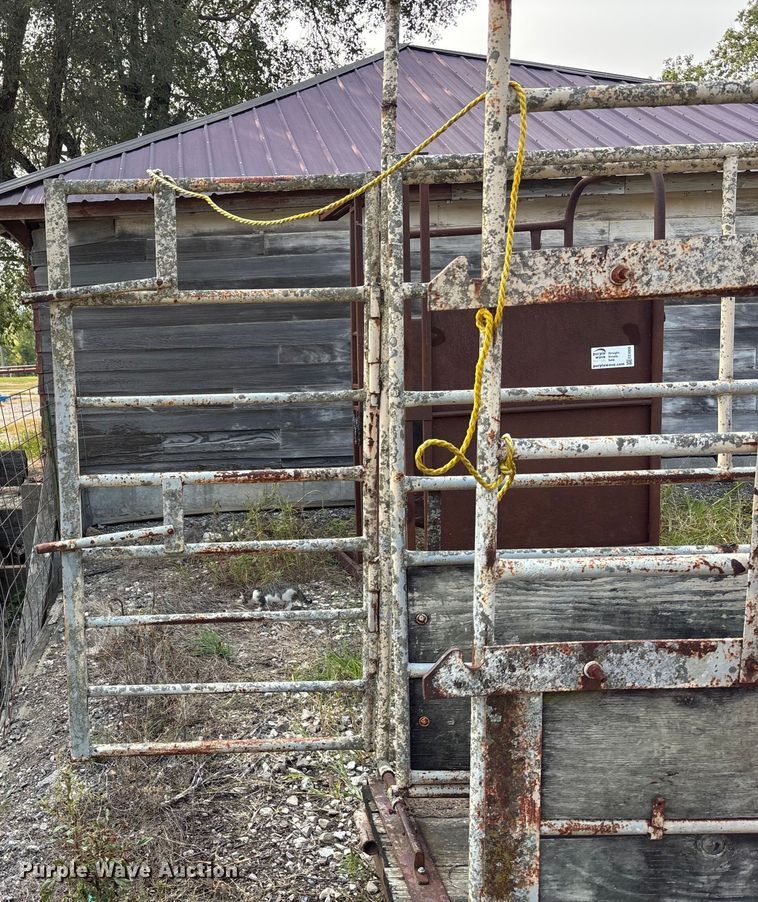 image for item EE4007 Paul Livestock Scale 24 2400 livestock scale