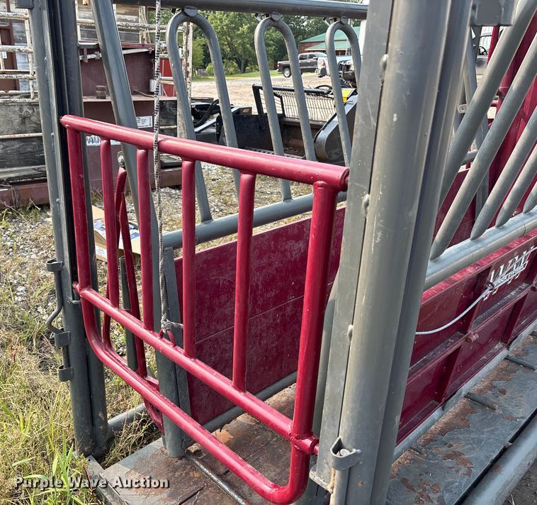 image for item EE4008 WW  livestock chute