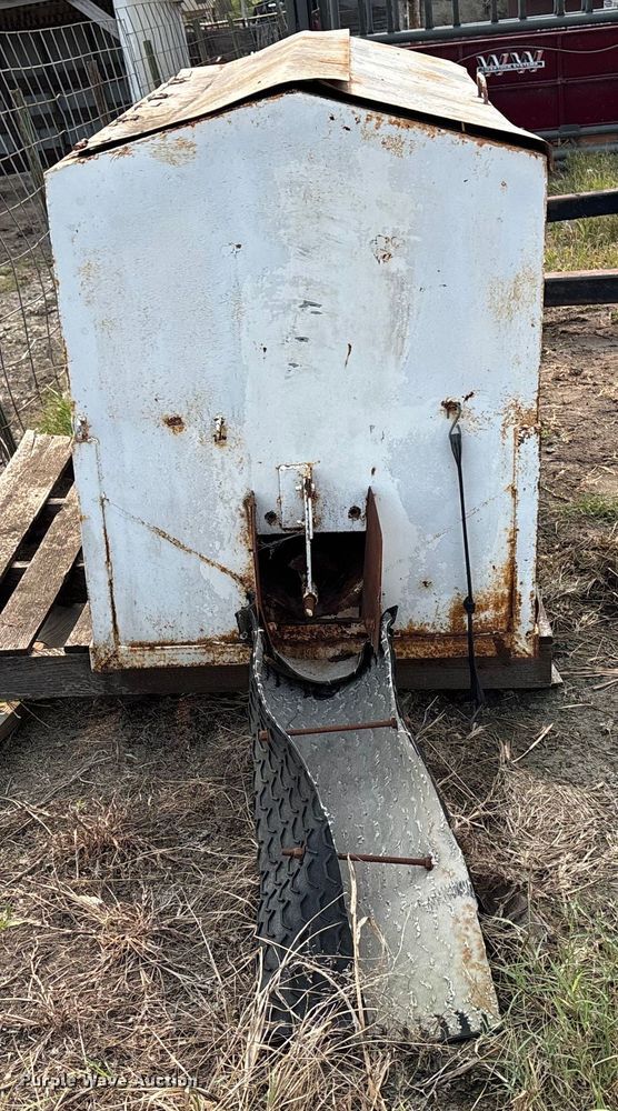 image for item EE4010 Bar-Six cake feeder