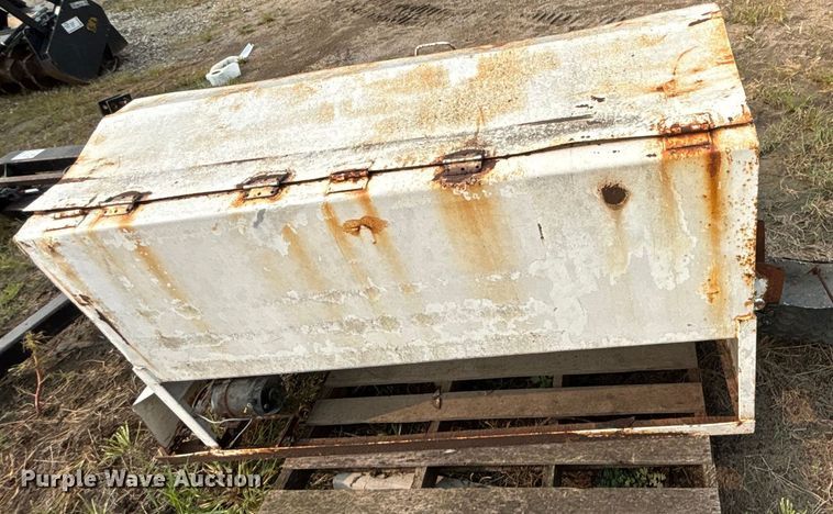 image for item EE4010 Bar-Six cake feeder