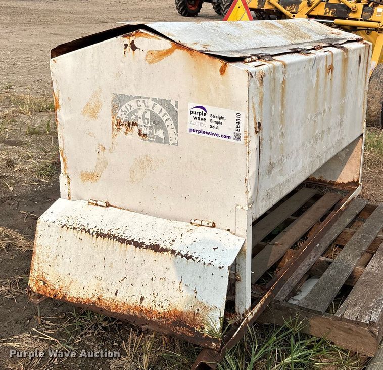 image for item EE4010 Bar-Six cake feeder